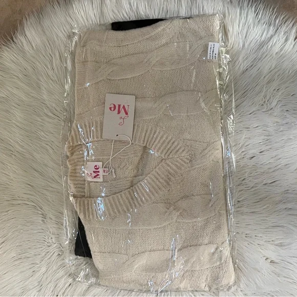 New with tags knit sweater size m - Picture 3 of 4